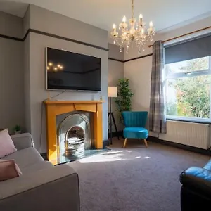 Spacious Town House Lytham St Annes
